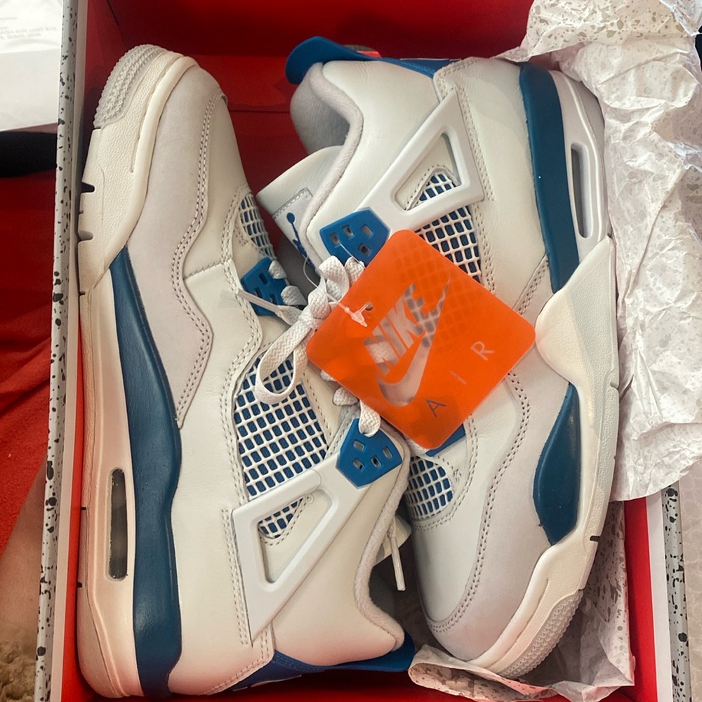 Air Jordan 4 Retro